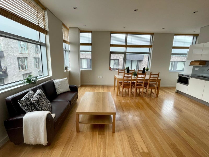 Flat Rochester Place in Greater London
