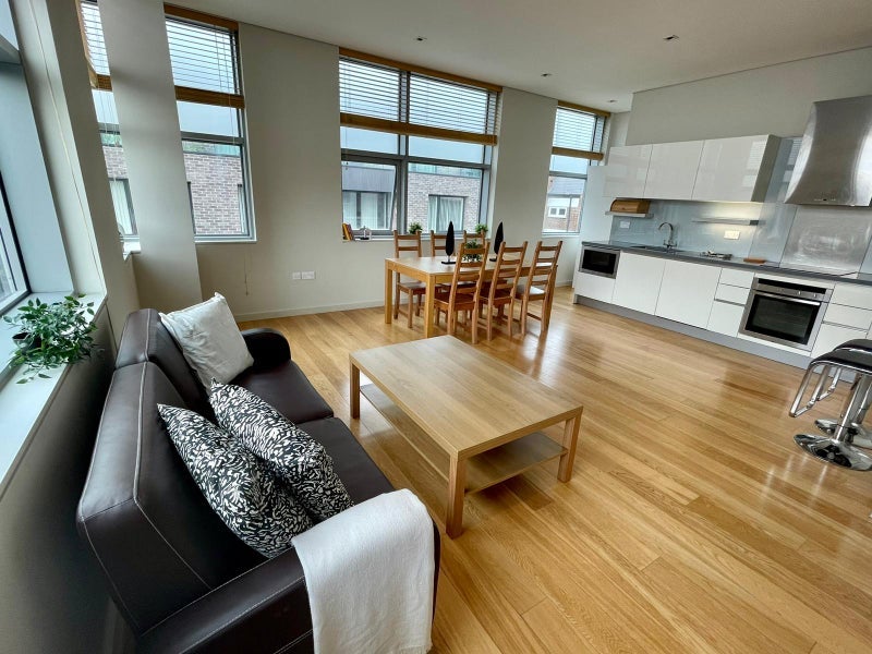 Flat Rochester Place in Greater London