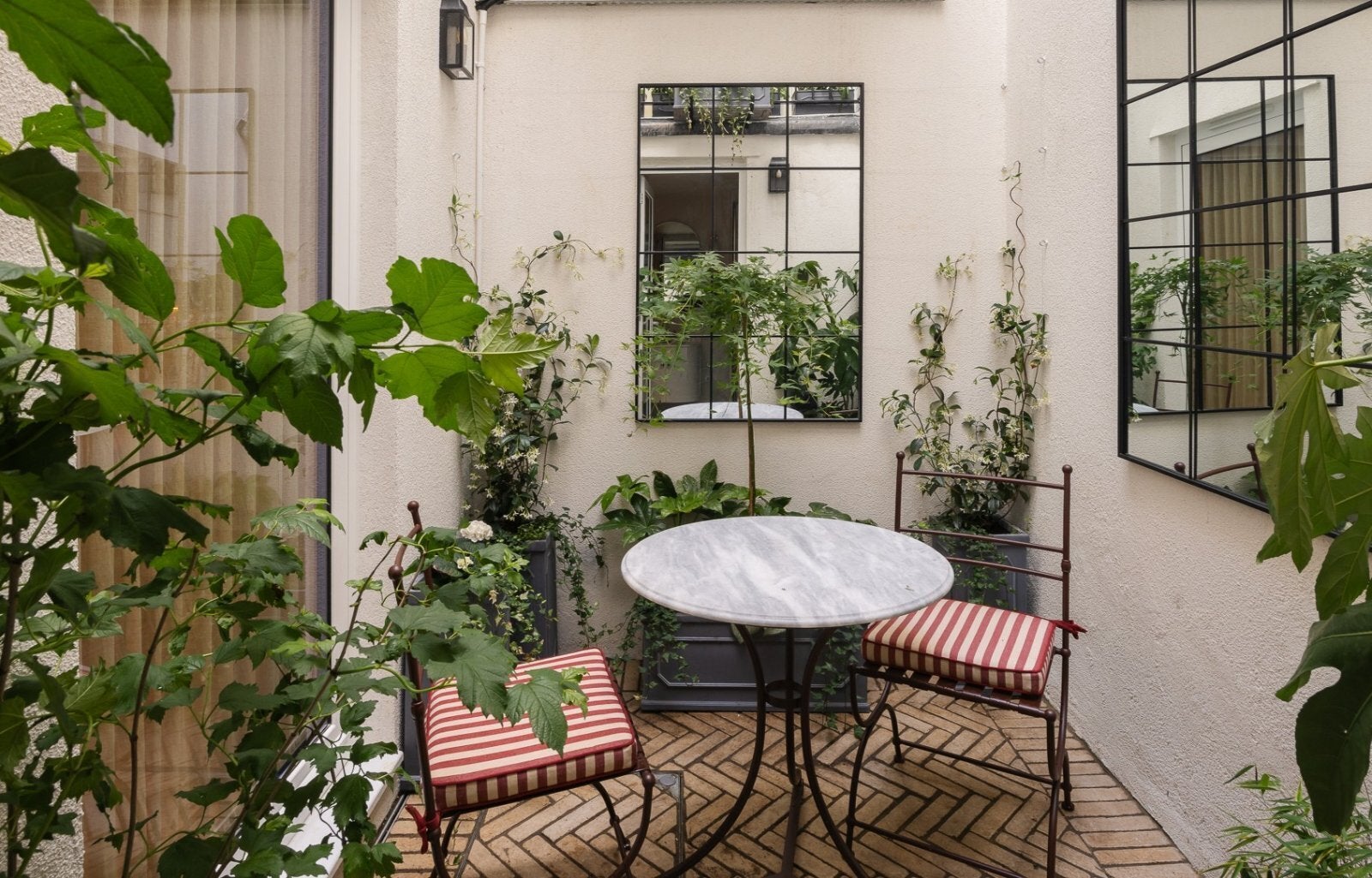 House Bathurst Mews in City of Westminster