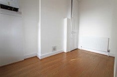Flat Wimborne Road in Southend-on-Sea