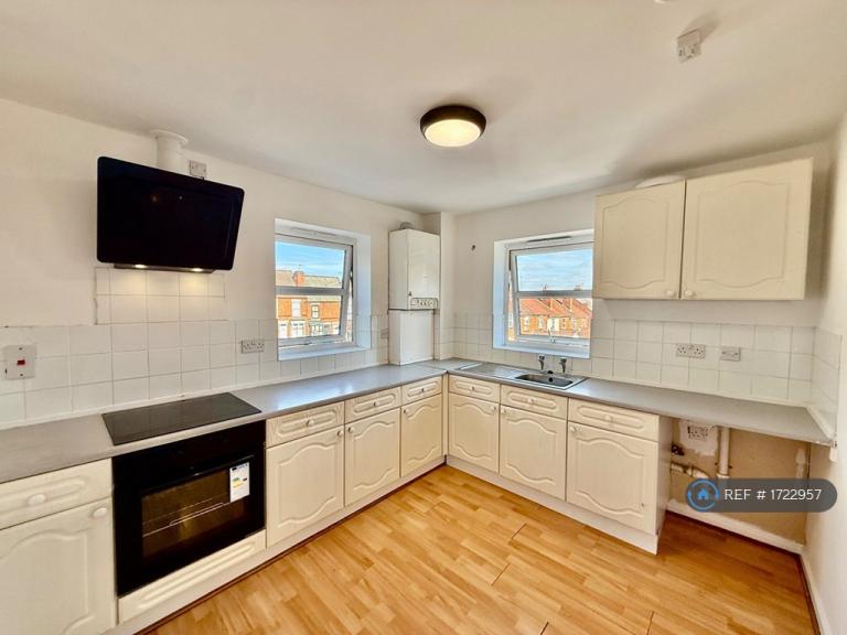 Flat Glover Street in Redditch