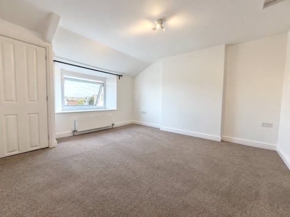 Flat Victoria Road in Swindon