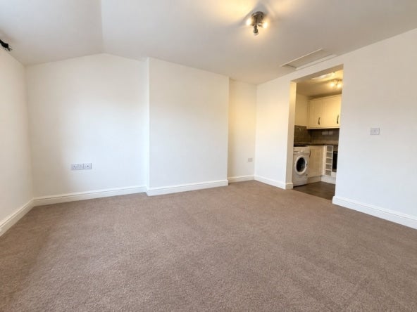 Flat Victoria Road in Swindon
