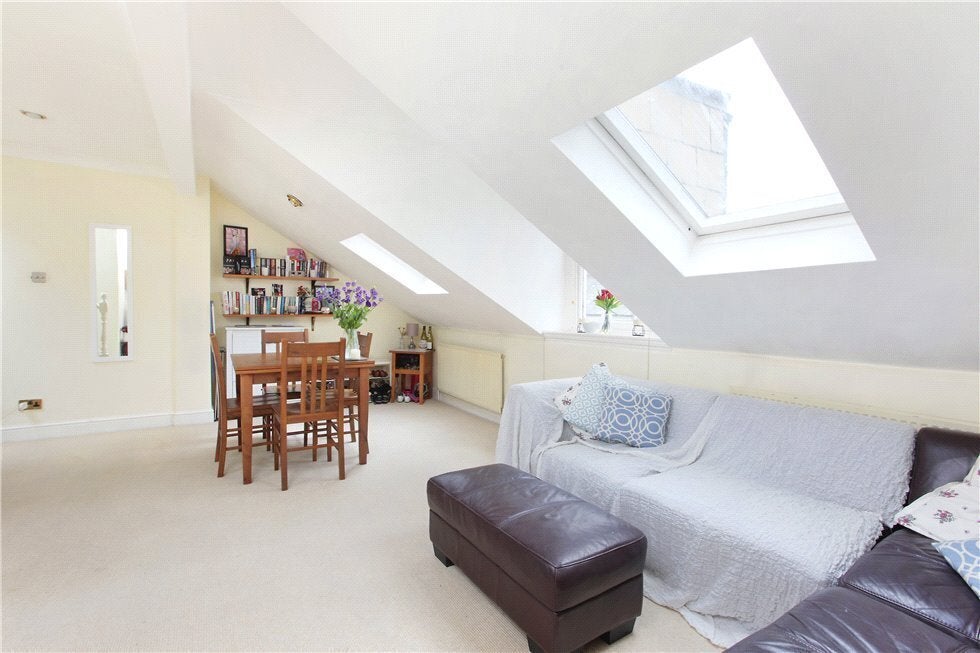 Flat Veronica Road in Greater London