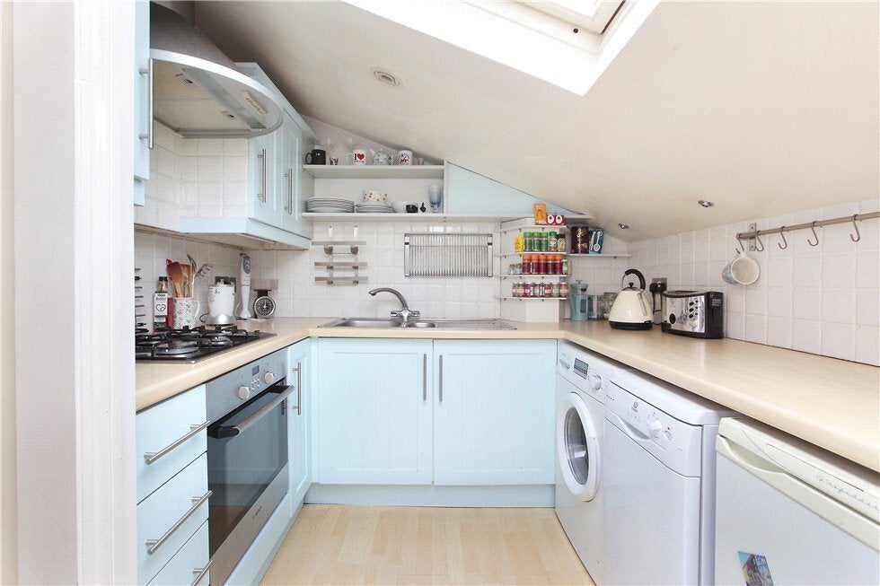 Flat Veronica Road in Greater London