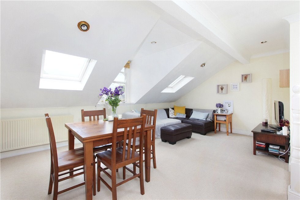 Flat Veronica Road in Greater London