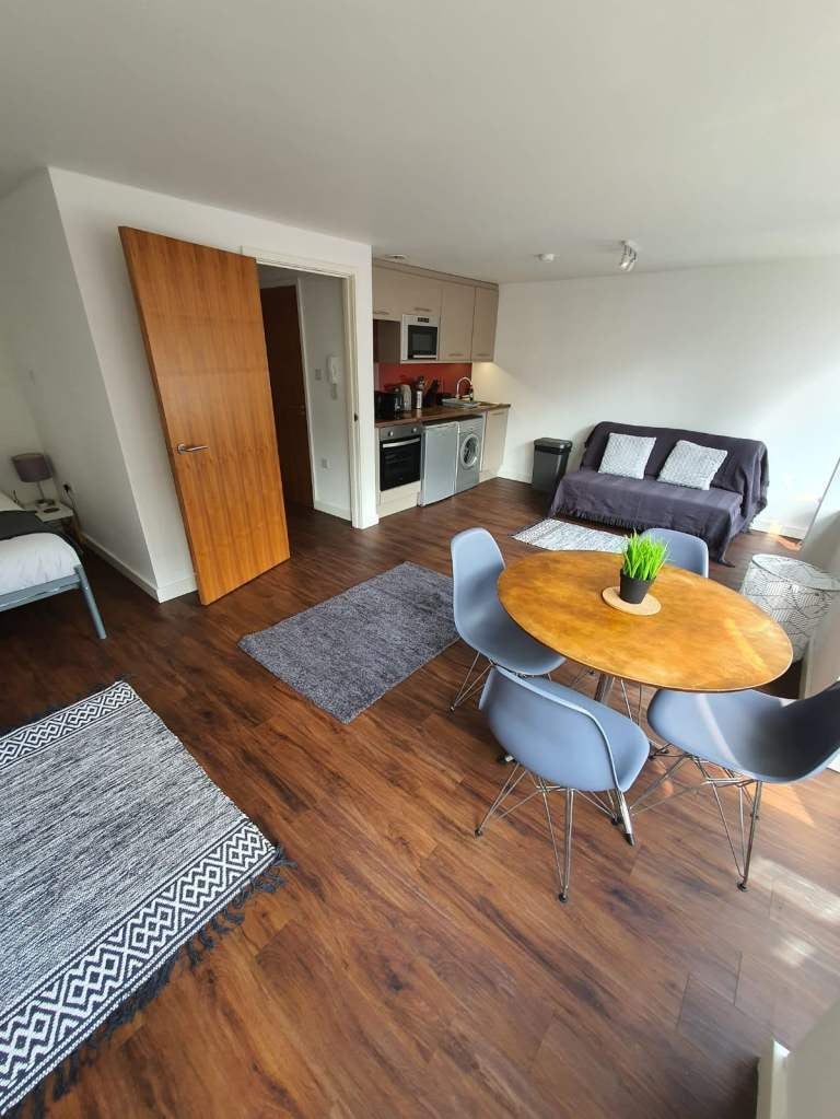 Room Cumnor Road in Bournemouth