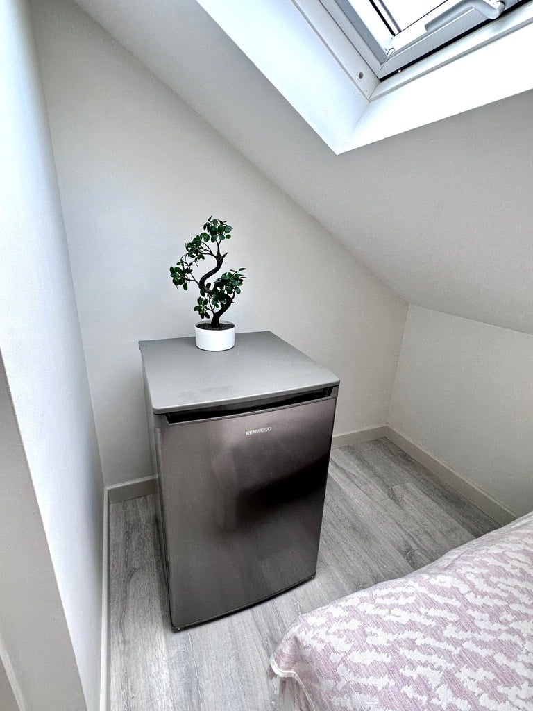 Room Bonner Hill Road in Greater London