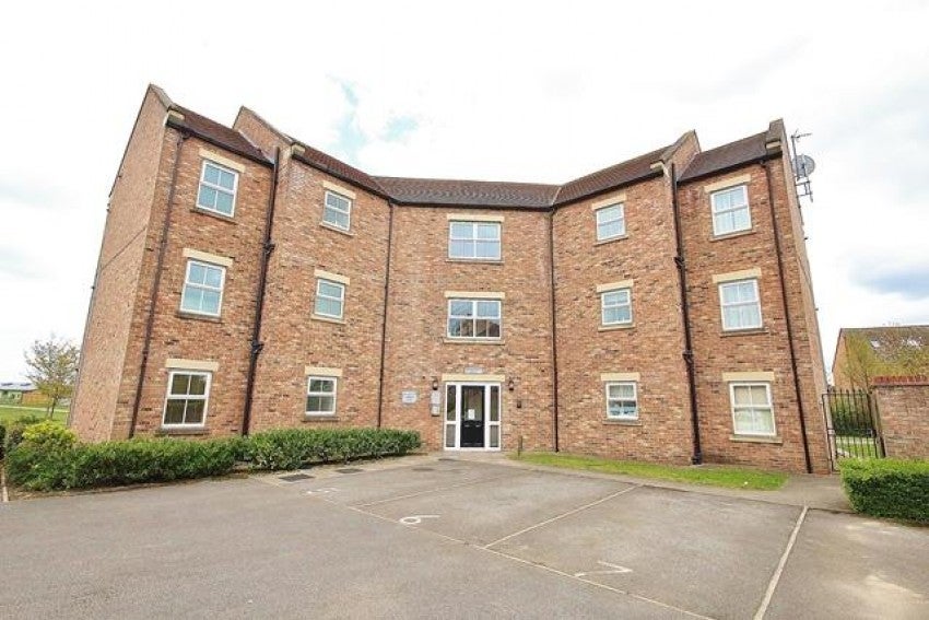 Flat Larch Road in Selby