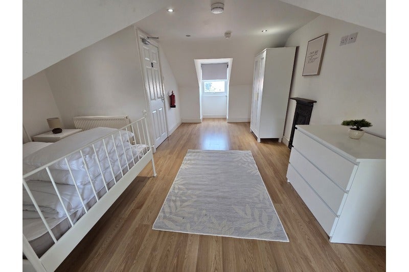 Room Coronation Road in Bridgwater