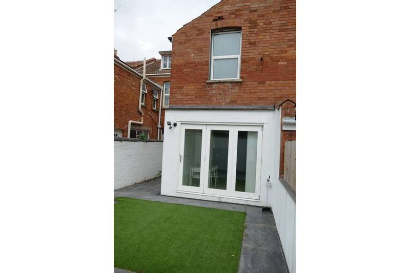 Room Coronation Road in Bridgwater