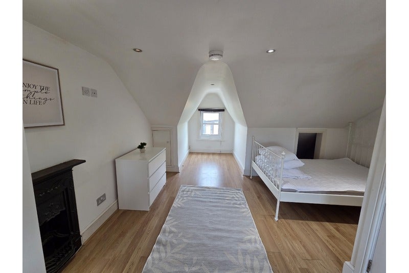 Room Coronation Road in Bridgwater