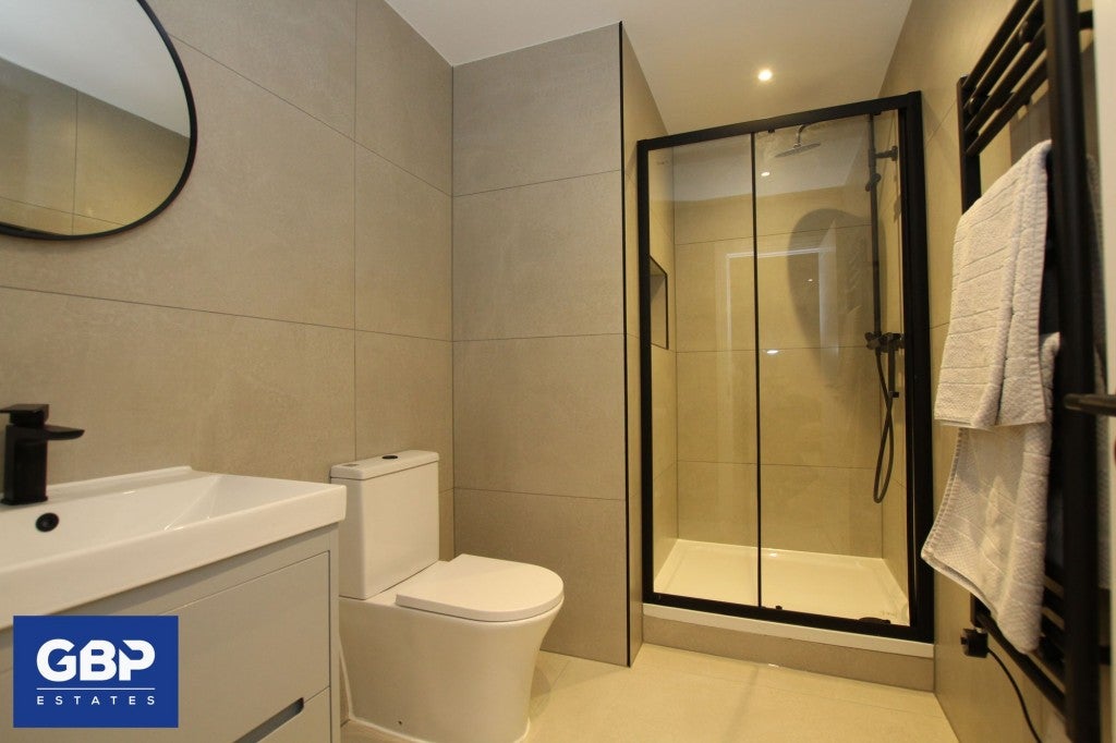 Flat Havana Close in Greater London