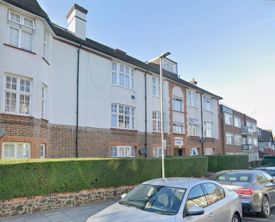 Flat Gloucester Gardens in Greater London