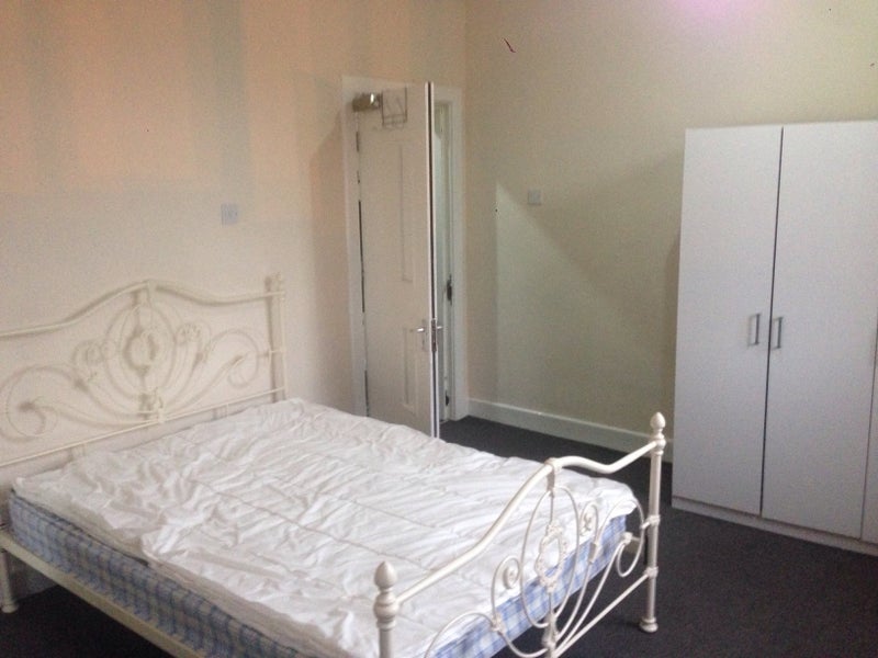 Room St Helen's Road in Royal Leamington Spa