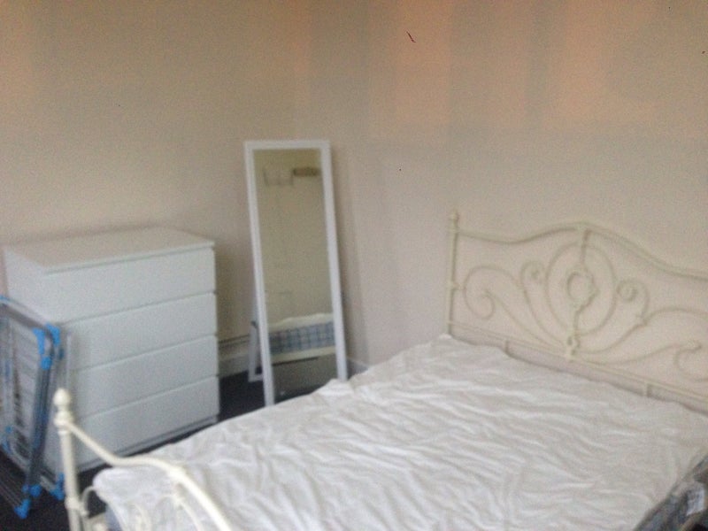 Room St Helen's Road in Royal Leamington Spa