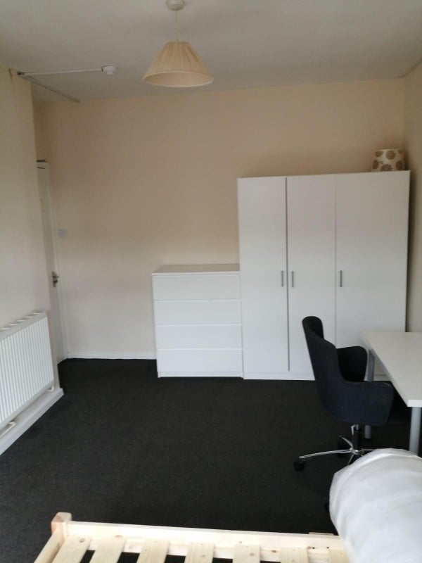 Room St Helen's Road in Royal Leamington Spa