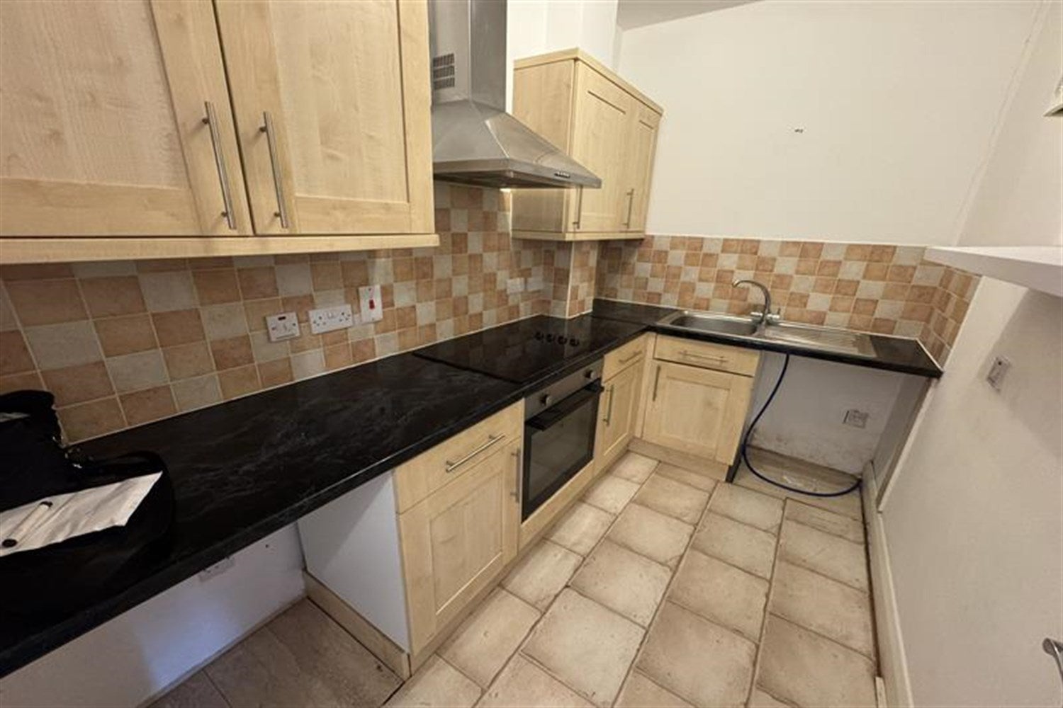 Flat Manilla Road in Southend-on-Sea
