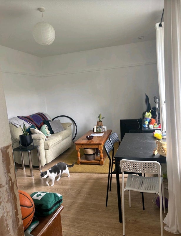 Room Carrick Knowe Loan in City of Edinburgh
