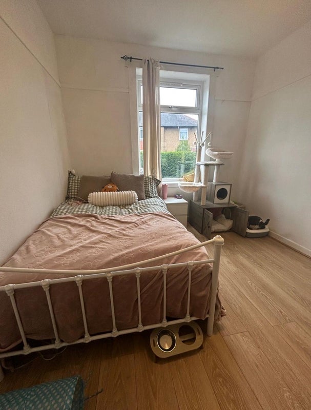 Room Carrick Knowe Loan in City of Edinburgh