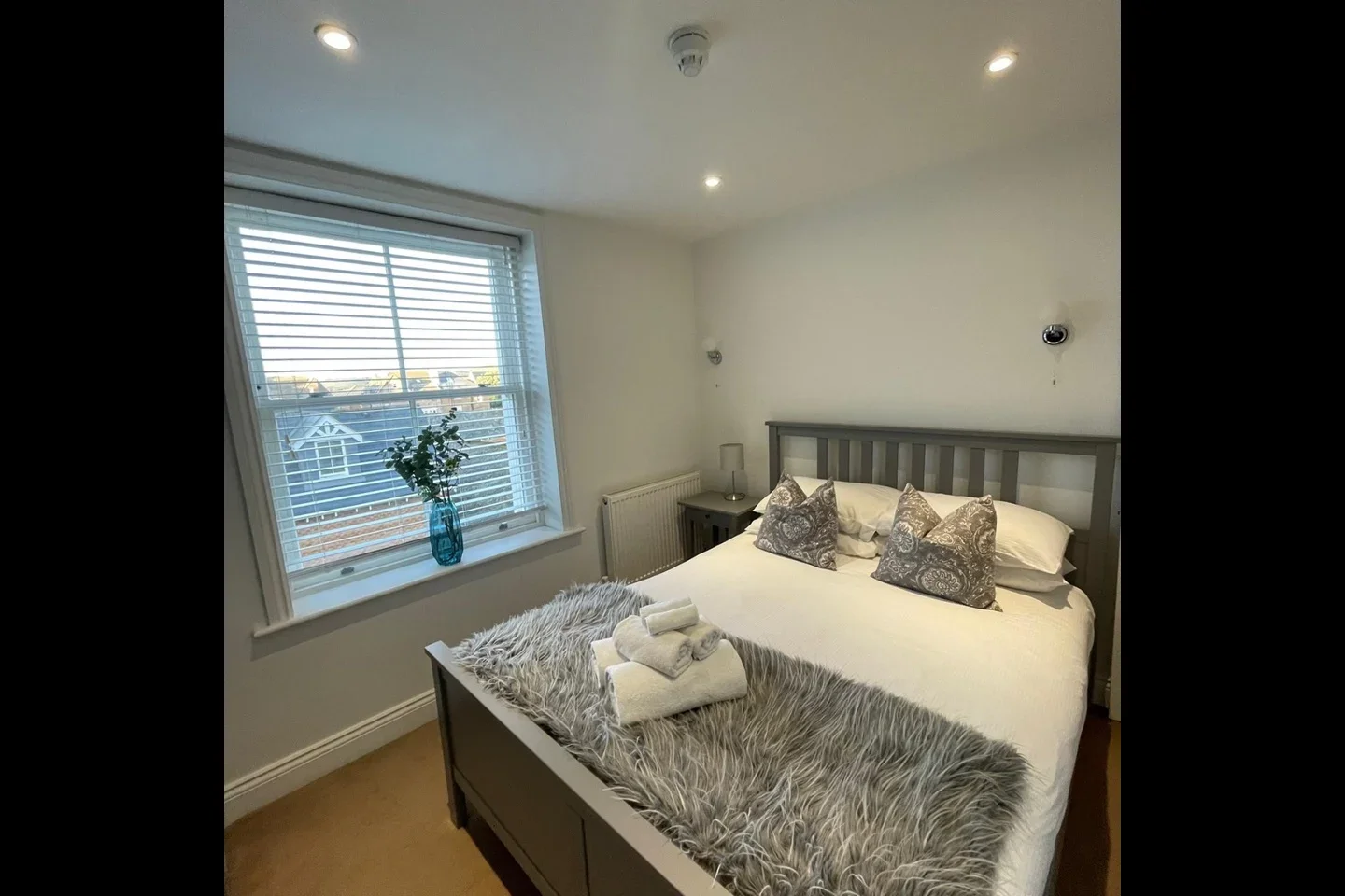 Flat Bouverie Road West in Folkestone and Hythe District