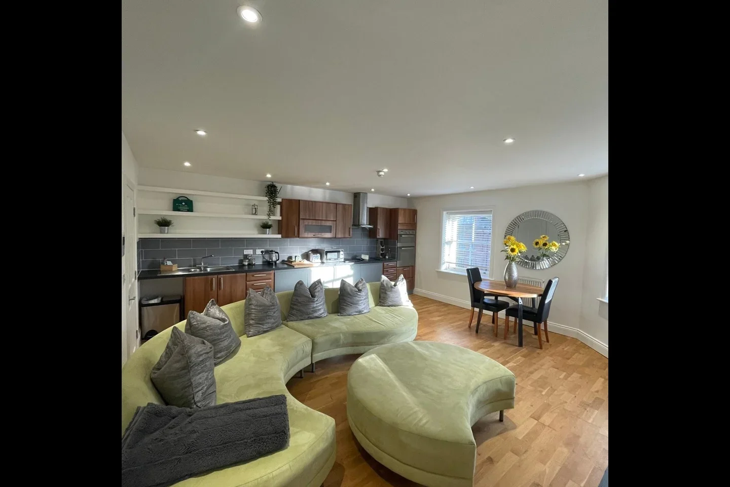 Flat Bouverie Road West in Folkestone and Hythe District