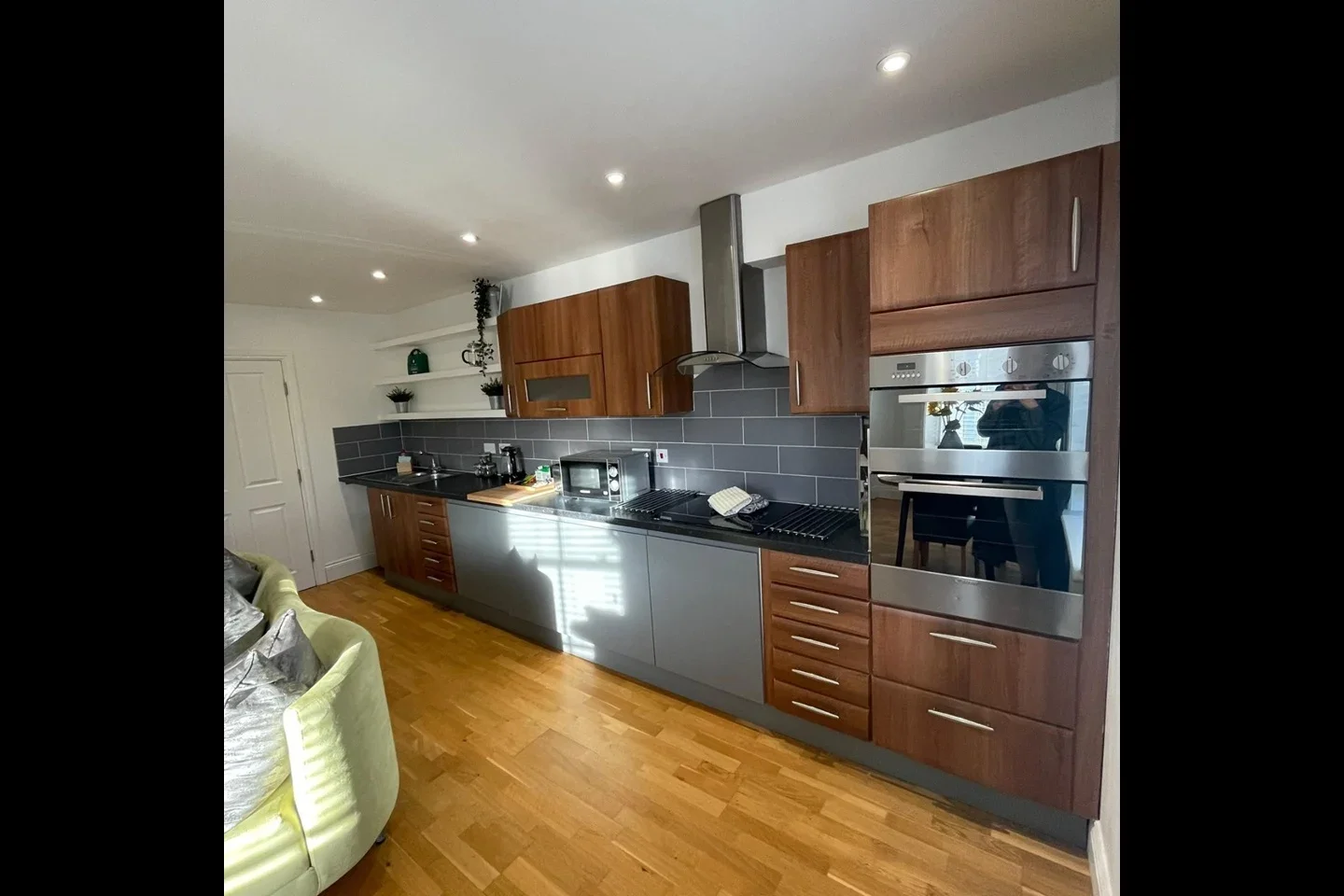 Flat Bouverie Road West in Folkestone and Hythe District