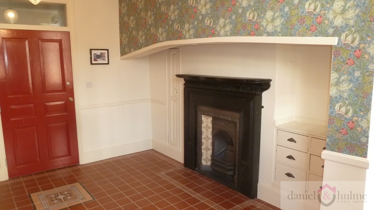 Flat Sheepmarket in Staffordshire Moorlands