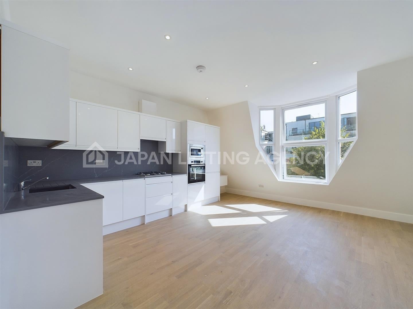 Flat Uxbridge Road in Greater London