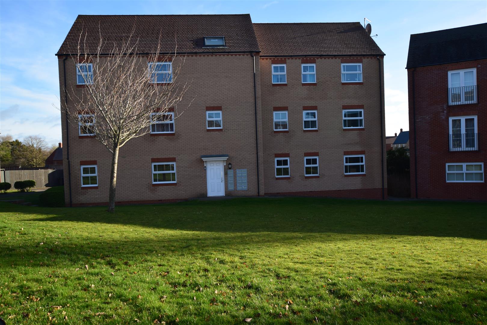 Flat Walkers Way in Roade