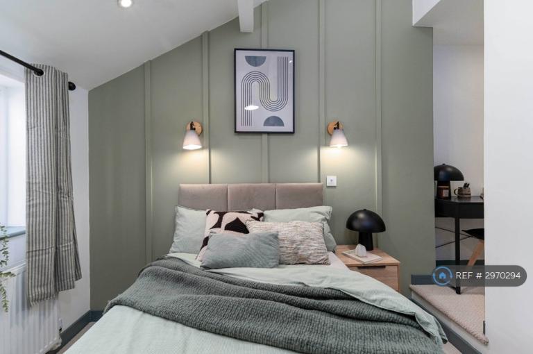 Room Brighton Avenue in Stockport