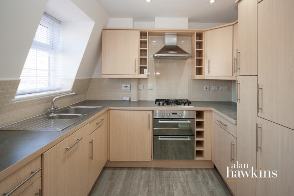 Flat Willington Road in Blunsdon St Andrew