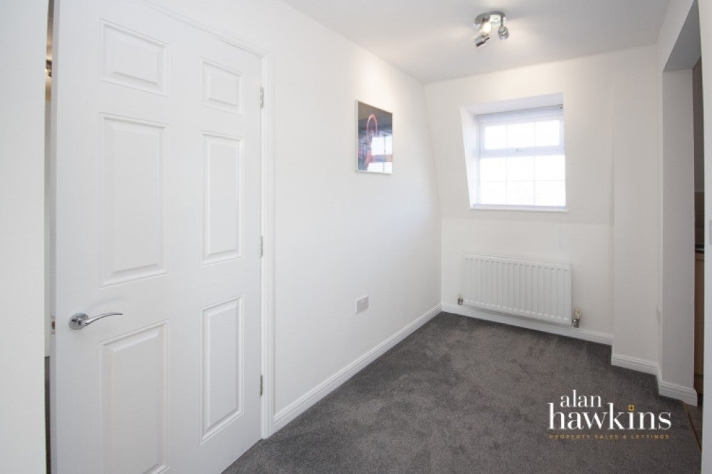 Flat Willington Road in Blunsdon St Andrew