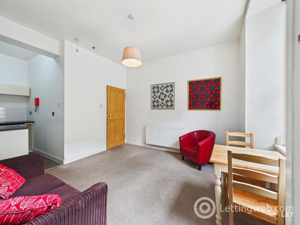 Flat Murdoch Terrace in City of Edinburgh