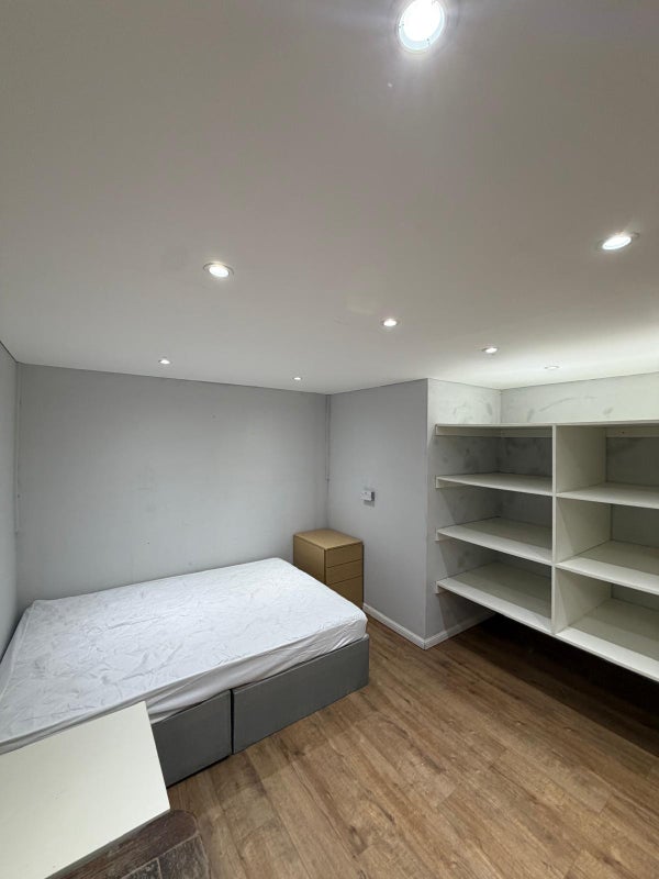 Flat Market Place in Chalfont St Peter