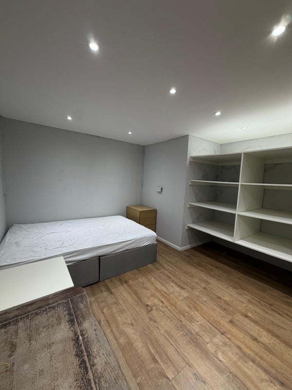 Flat Market Place in Chalfont St Peter