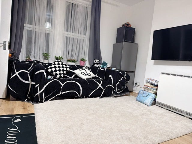 Flat Lennard Road in Greater London