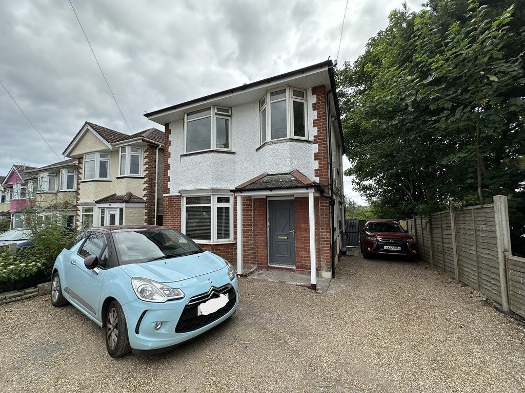 Flat Herbert Avenue in Poole