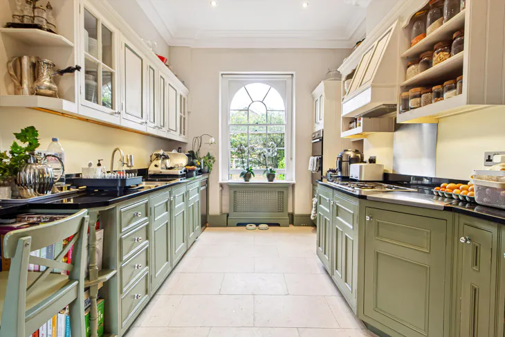 House Warwick Gardens in Greater London
