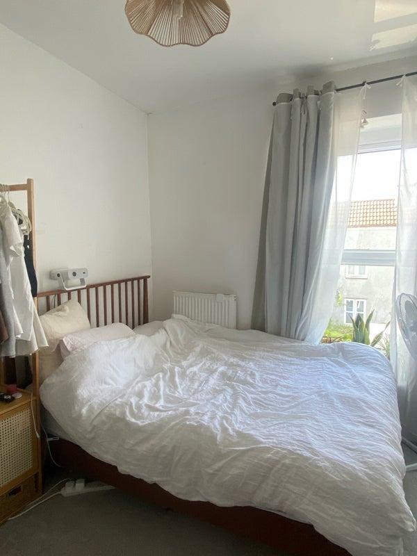 Room Clouds Hill Road in Bristol