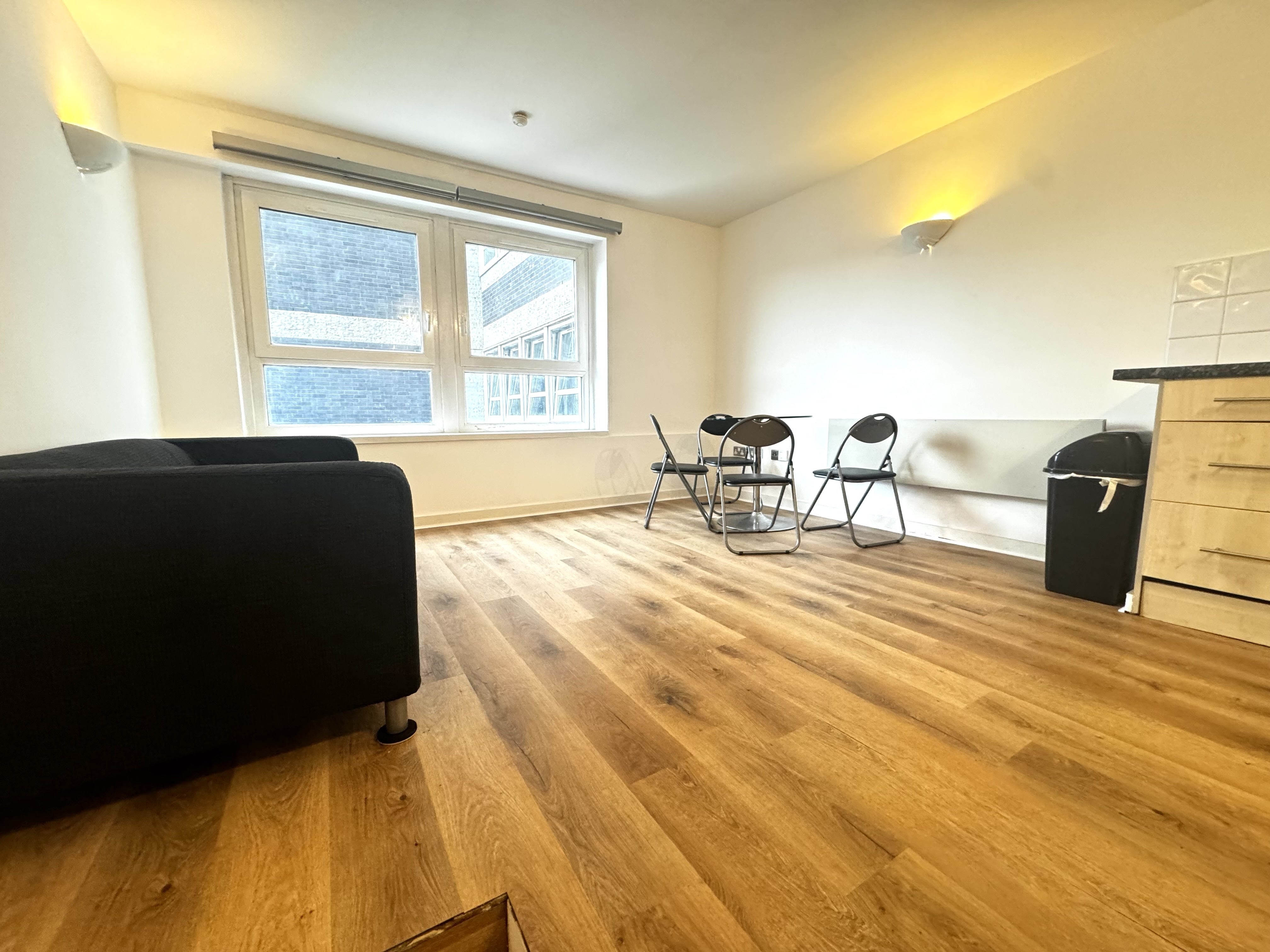 Flat Calderwood Street in Greater London