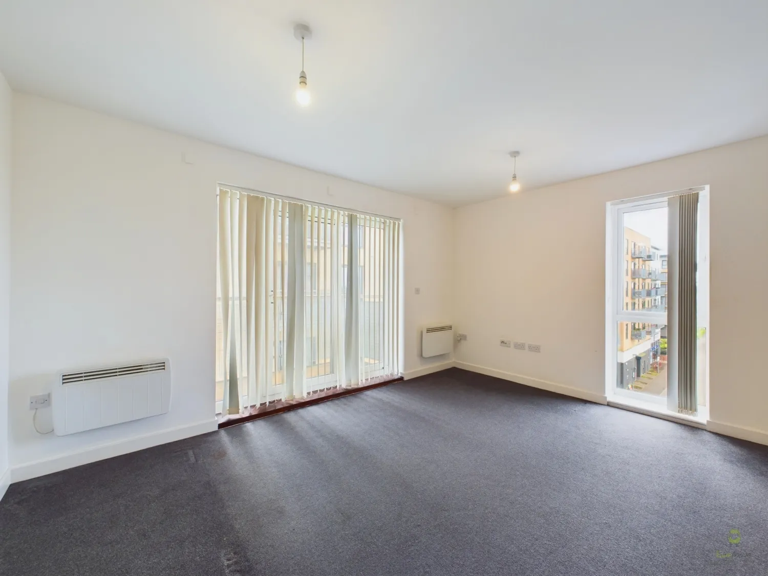 Flat Clydesdale Way in Greater London