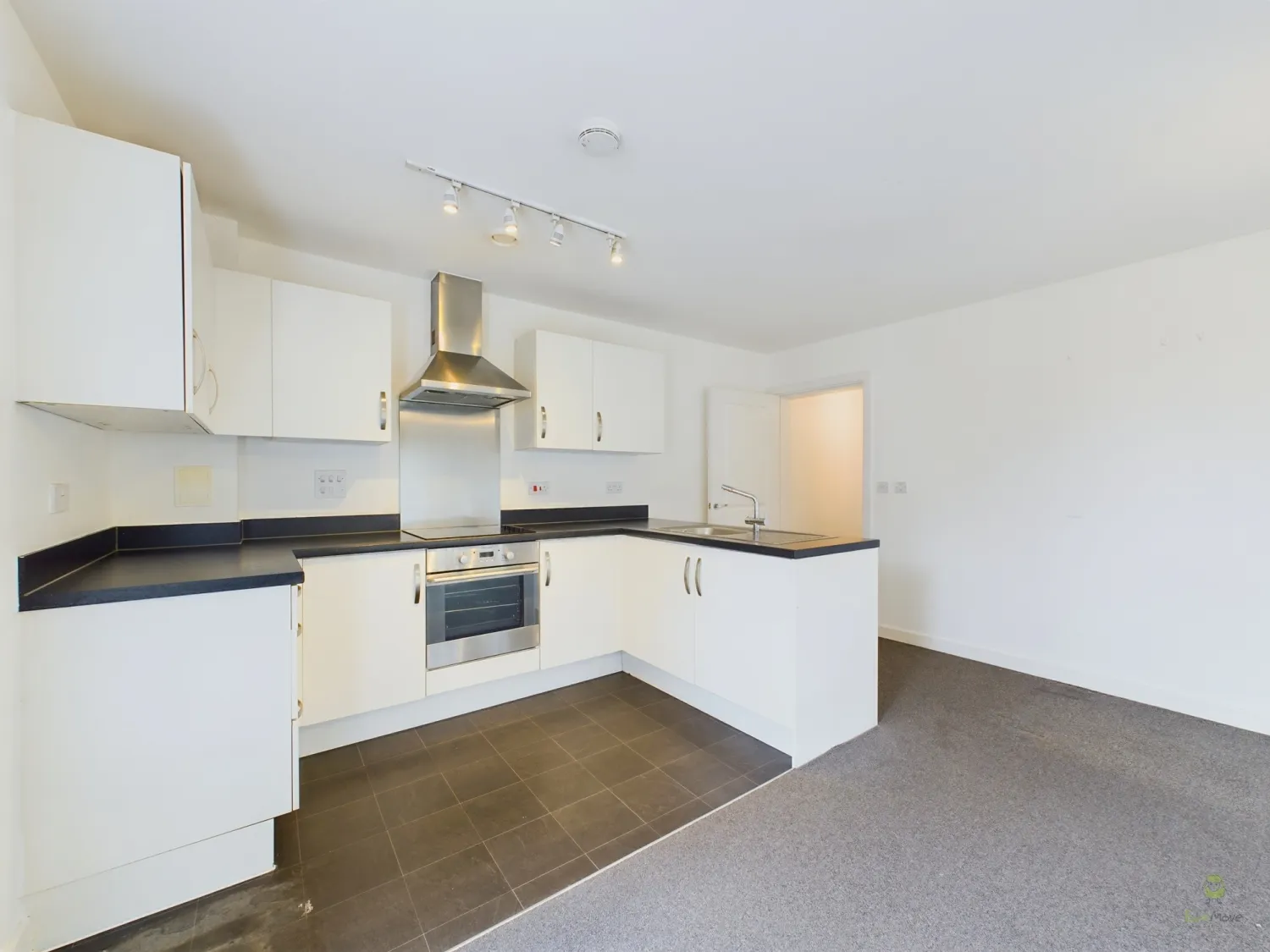 Flat Clydesdale Way in Greater London