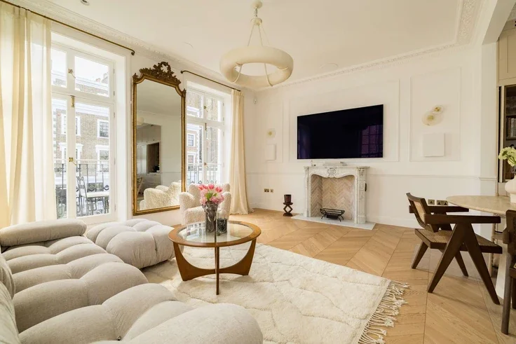 Flat Princess Road in Greater London