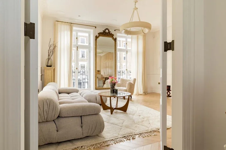 Flat Princess Road in Greater London