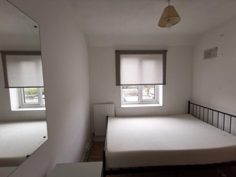 Room Woodhall Road in Chelmsford