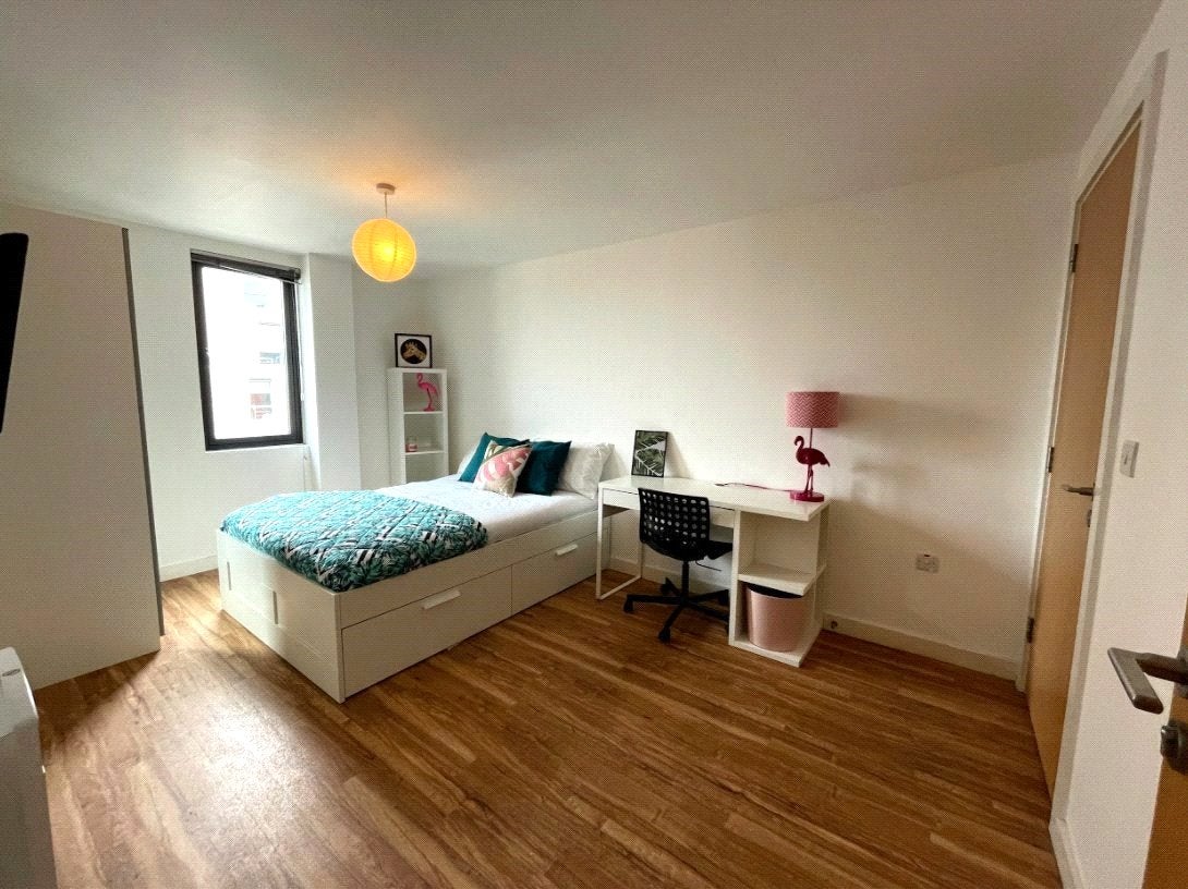 Flat Stanhope Street in Liverpool