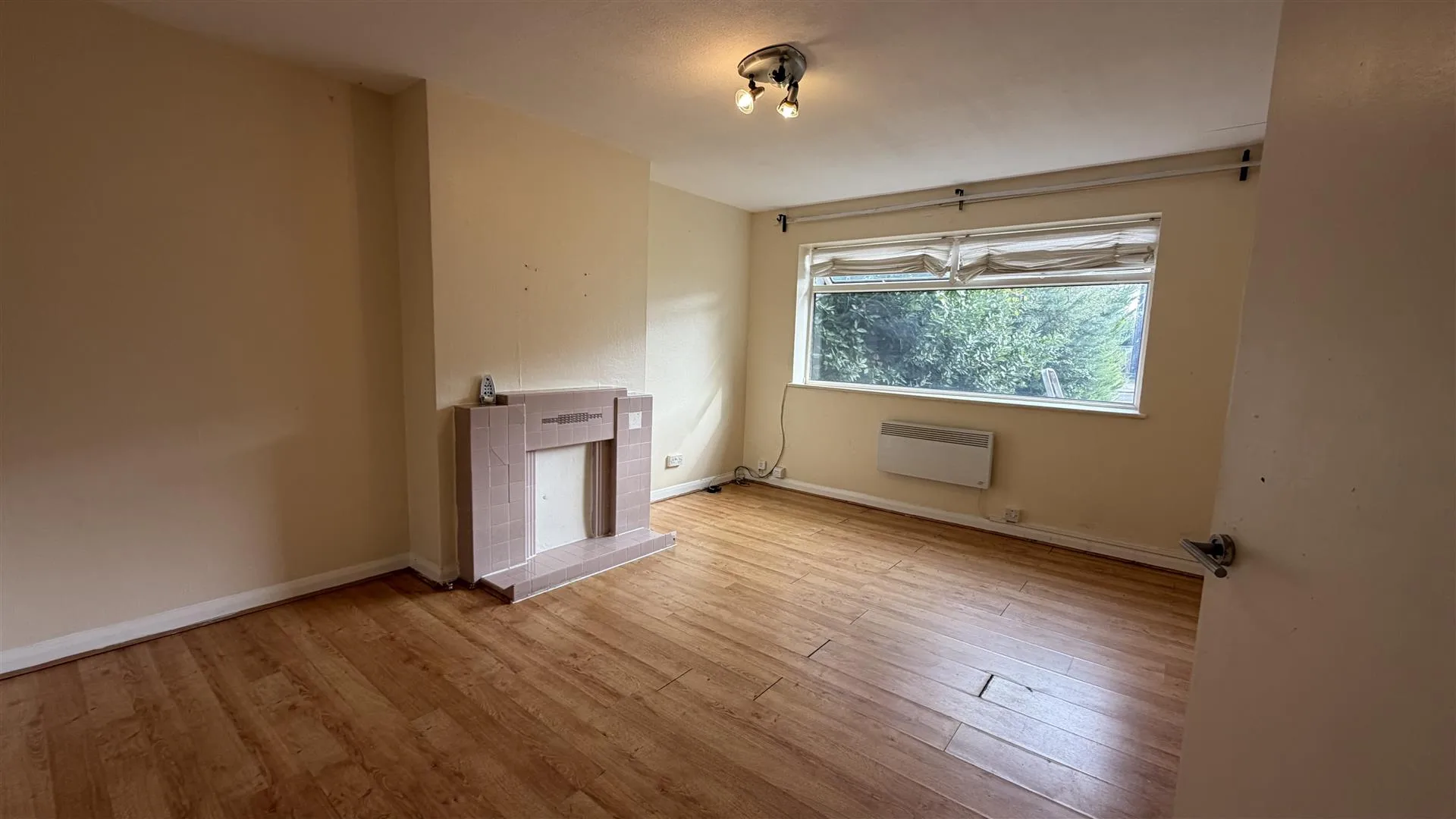 Flat Summit Close in Greater London