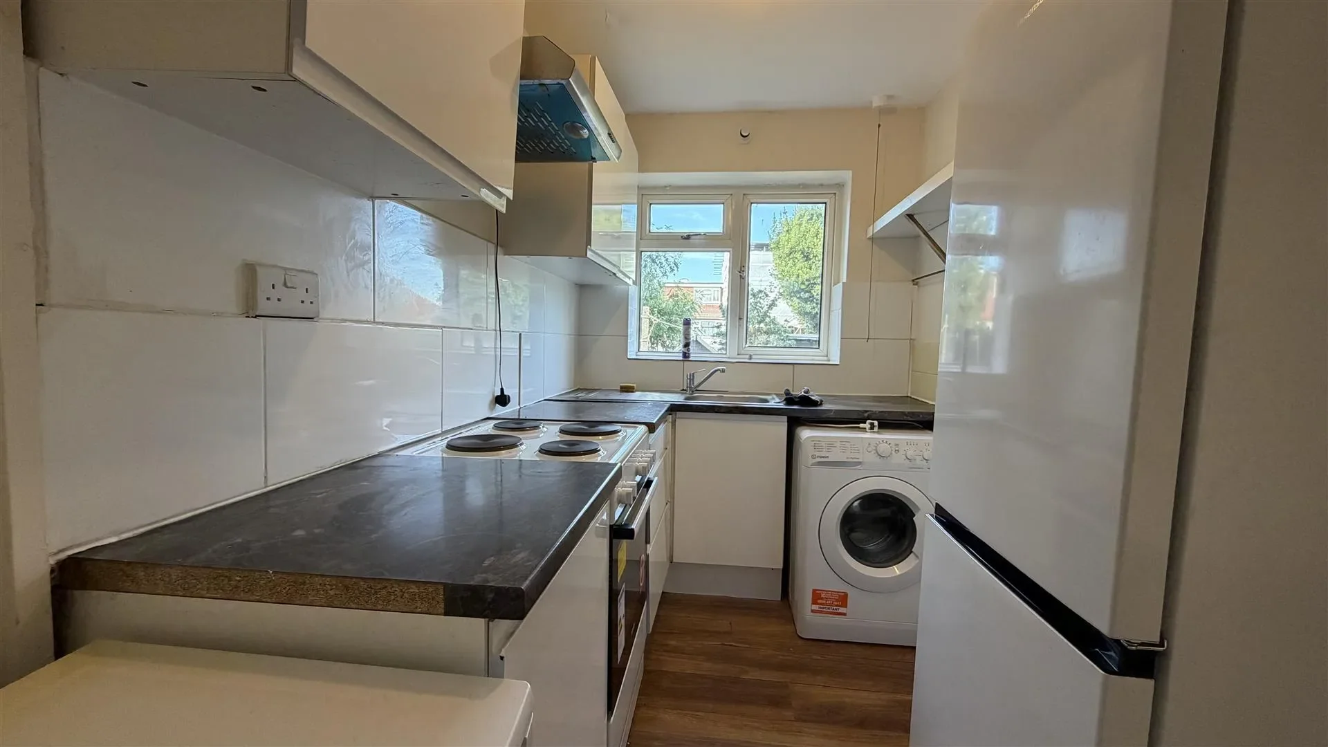Flat Summit Close in Greater London