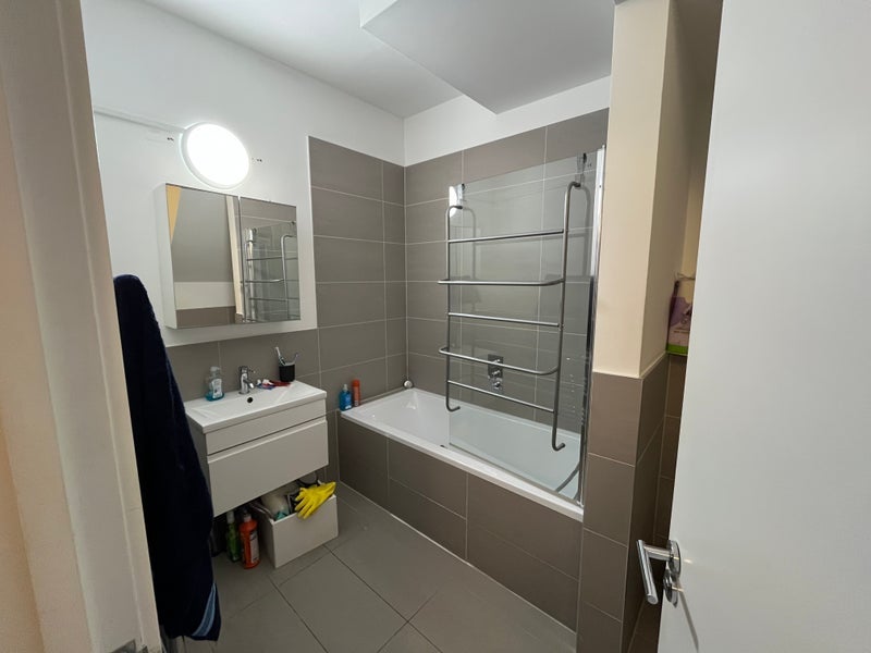 Room Tyssen Street in Greater London